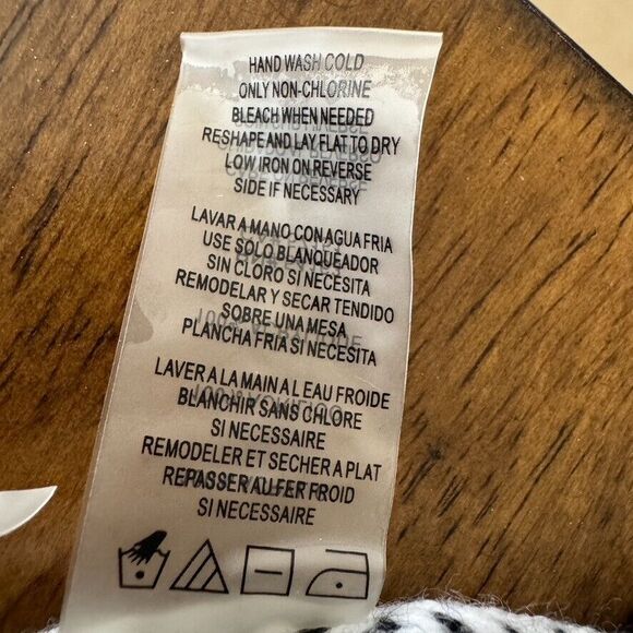 NWT Karl Lagerfeld Women's SMALL Bold LOGO Black White Turtleneck Sweater - Picture 14 of 14